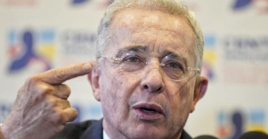 alvaro-uribe-interrogatorio-fiscalia.jpg