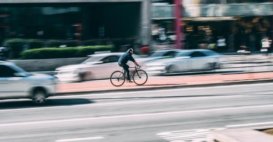bicicleta_transporte_ciudad.jpg