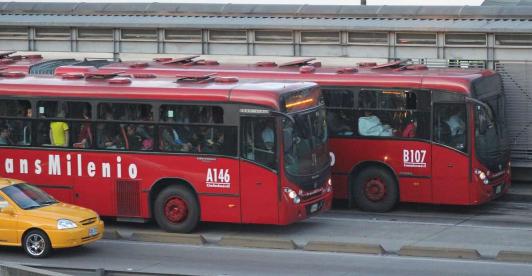 bogota_transmilenio_taxi.jpg