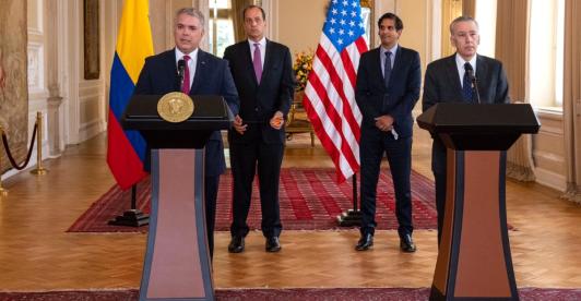 colaboracion-eeuu-B3W.jpg