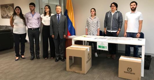 elecciones-2022-exterior.jpg