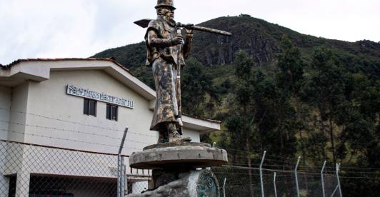 estatua-pueblo-misak.jpg