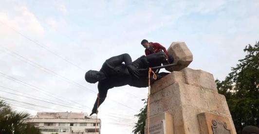 estatua.jpg