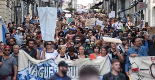 manifestaciones-pasaporte-covid-francia.jpg