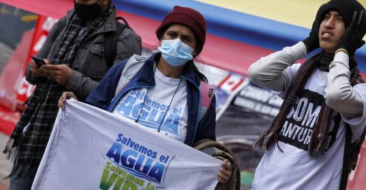 manifestantes-bogota-santurban.jpg