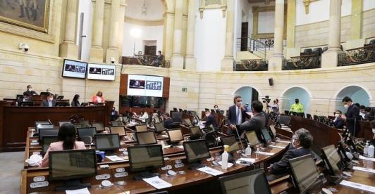 minhacienda-presento-reforma-tributaria-a-comisiones-economicas.jpg