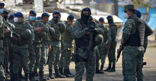polica-motin-carcel-ecuador.jpg