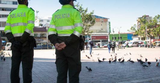 policia_colombia_plaza.jpg