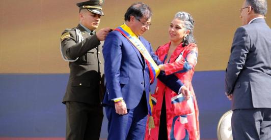 posesion-de-gustavo-petro-banda.jpg