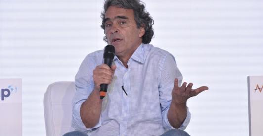 sergio-fajardo-fue-abucheado-2.jpg