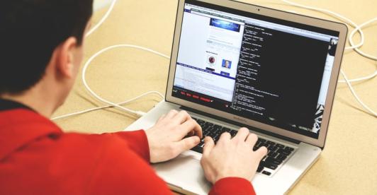 suplantacion-de-indentidad-hacker.jpg