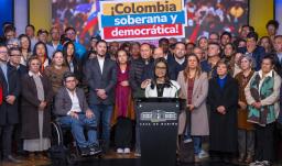 Gobierno colombiano denuncia "agresión" de EE.UU. y llama a movilización en respaldo al presidente Petro