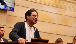 CNE niega participación de Iván Cepeda en consulta del Frente Amplio.