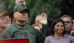 Presidenta de Venezuela destituye a Vladimir Padrino como ministro de Defensa