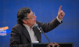 Petro  culpa a gobiernos anteriores por comprar "chatarra" por accidente de avión hércules