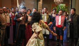 La película sobre el almirante Padilla y una década de cine público.