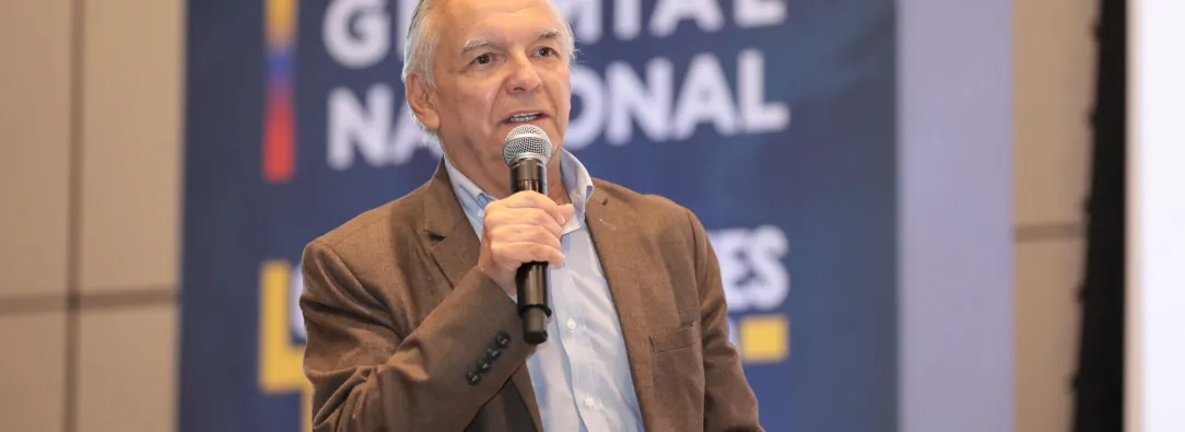 Ricardo Bonilla pide a Fiscalía investigar a fondo en el MinHacienda para demostrar su inocencia