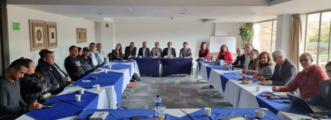 Gobierno y EMC anuncian la continuación de los diálogos de paz