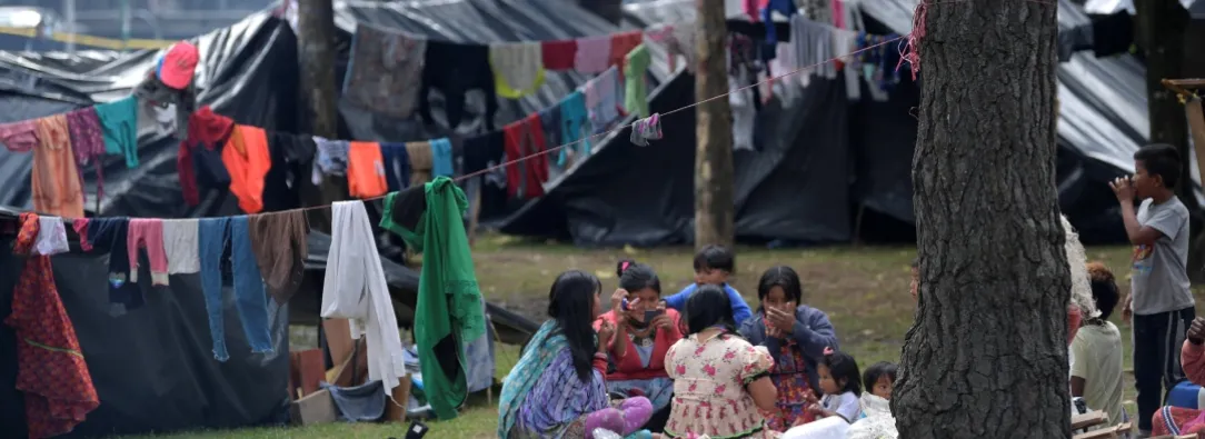 Retorno de comunidad emberá desde el Parque Nacional. / Foto: AFP.