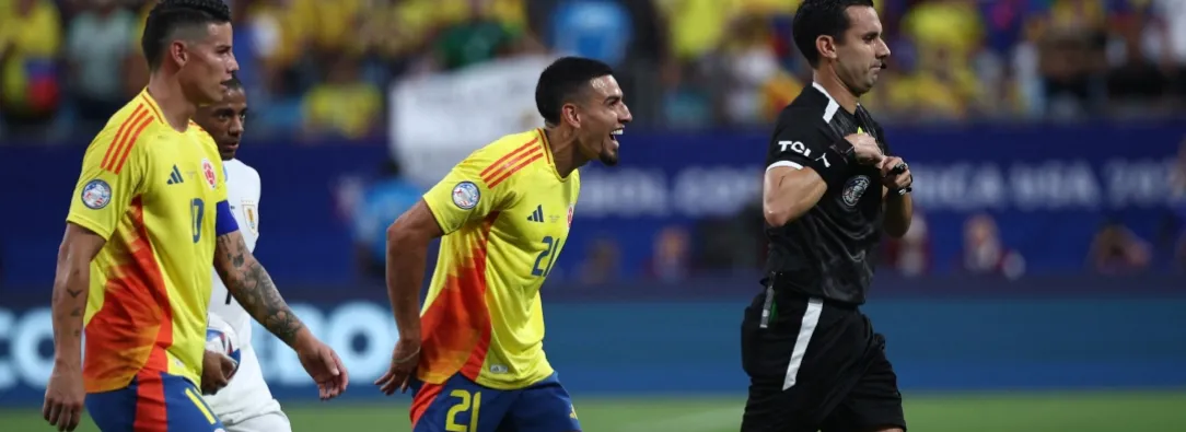 Expulsión y disculpas de Daniel Muñoz con la selección Colombia. / Foto: AFP.