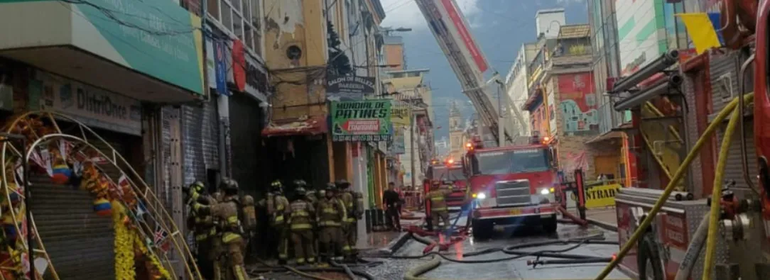 Incendio en San Victorino. / Foto: X Cuerpo de Bomberos.
