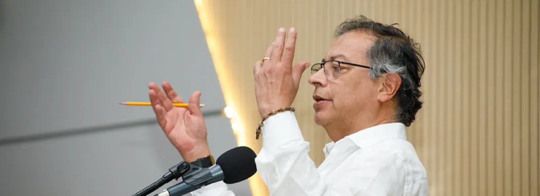 Petro responde a María Corina: "Un gobierno extranjero no decide quién es el presidente de Venezuela"