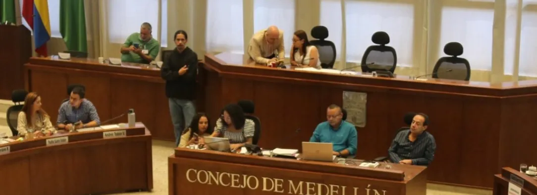 Primer debate de la venta de acciones de Tigo-Une en el Concejo de Medellín. / Foto: Concejo de Medellín.