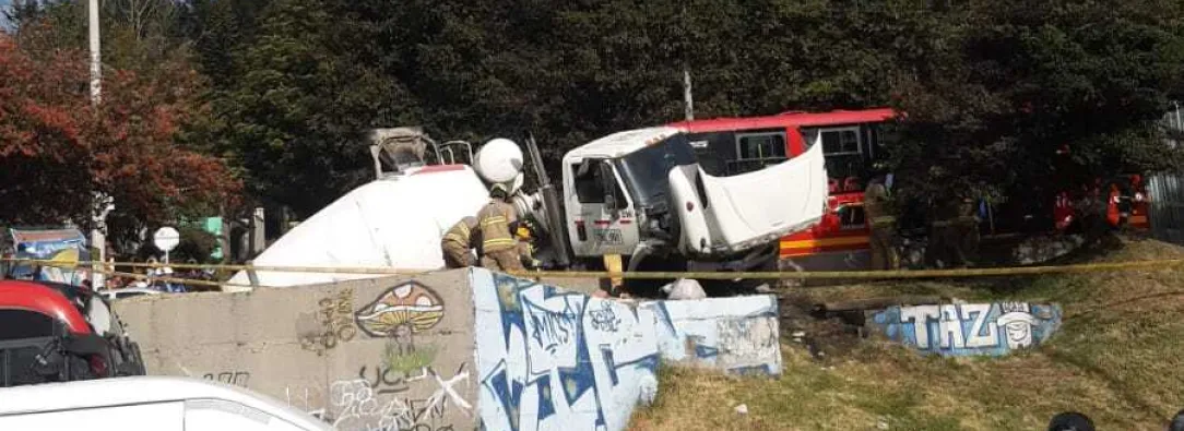 Accidente en troncal de Transmilenio de la Avenida Suba, en Bogotá.