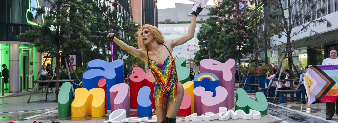 Comunicad LGBTIQ festeja la aprobación del matrimonio igualitario en Tailandia