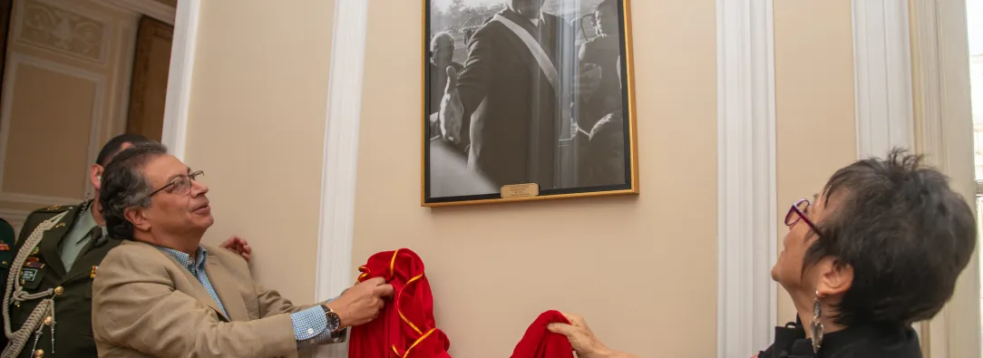 Retrato inédito de Salvador Allende llega a la Casa Nariño