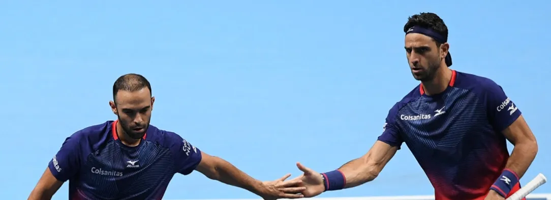 Libro de Juan Sebastián Cabal y Robert Farah en Radiónica. / Foto: AFP.