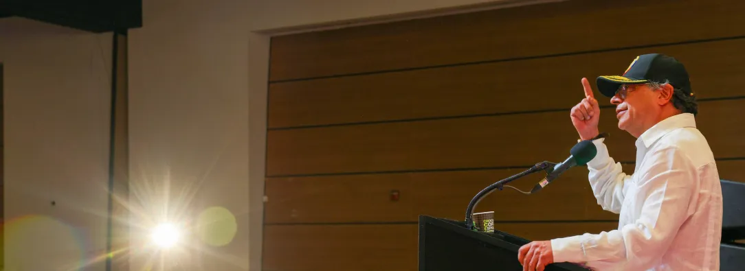 Presidente Petro durante el Encuentro Nacional "Uniendo Voces"