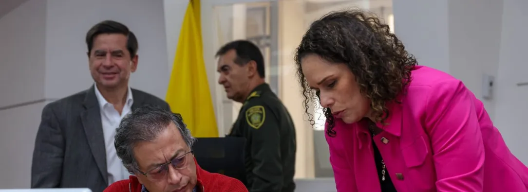 Presidente Petro anuncia acuerdo con camioneros. Felicita a pequeños transportadores, ciudadanía y fuerza pública