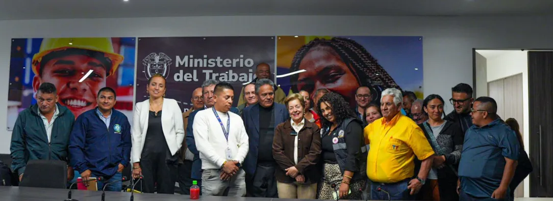 Acuerdo entre el MinTrabajo y el sector de los transportadores