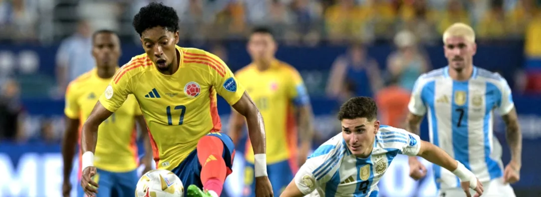 Colombia vs. Argentina por Radio Nacional de Colombia. / Foto: AFP.