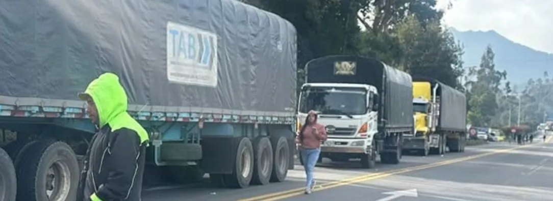 Mesa de diálogo del Gobierno y transportadores en el paro camionero. / Foto: Radio Nacional de Colombia. 