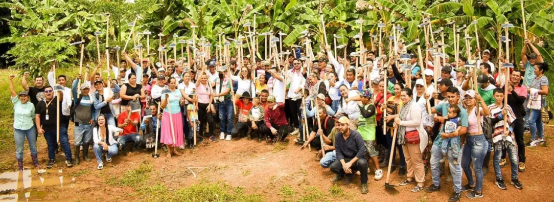Entrega de tierras a miles de campesinos