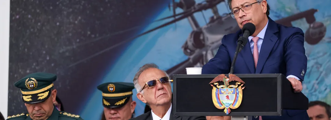 Petro otorga la Cruz de Boyacá a militares en El Plateado