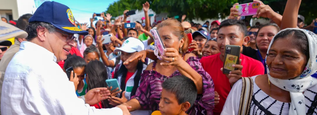 Presidente Petro mejora su aprobación al 43%, según encuesta de Cifras y Conceptos