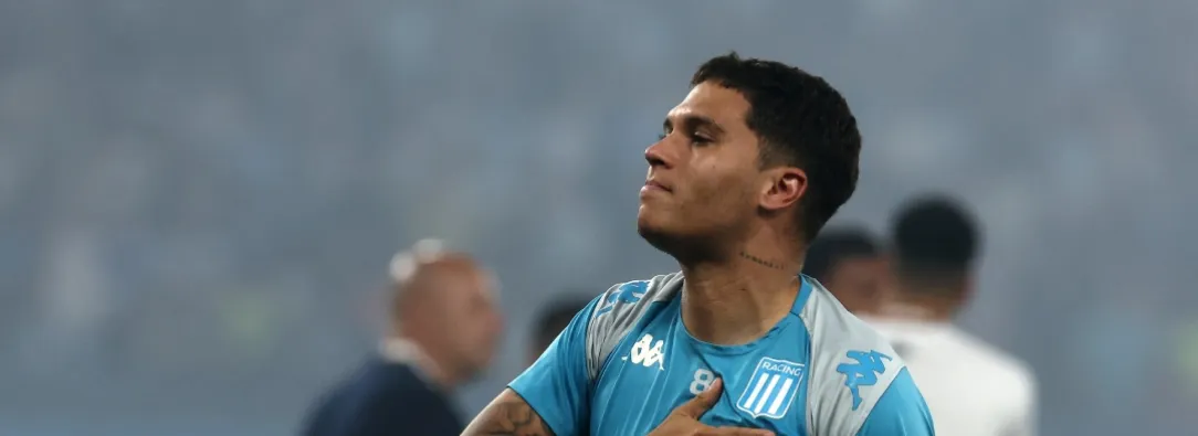 Juan Fernando Quintero busca hacer historia con Racing. / Foto: AFP.