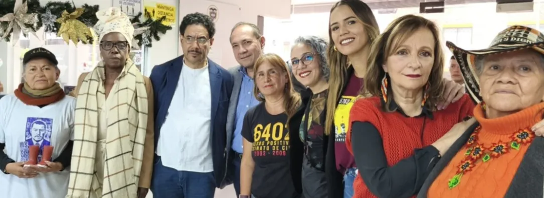 Madres de Soacha e Iván Cepeda radican denuncia. / Foto: Iván Cepeda.