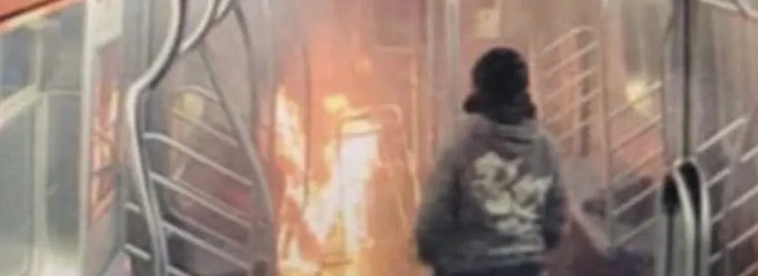 Mujer incendiada en el metro de Nueva York