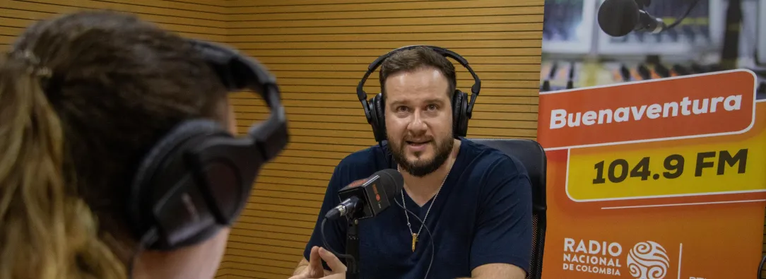 Diego Ruzzarin en las Emisoras de Paz