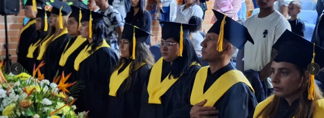Triunfo de la educación: excombatientes se gradúan como bachilleres
