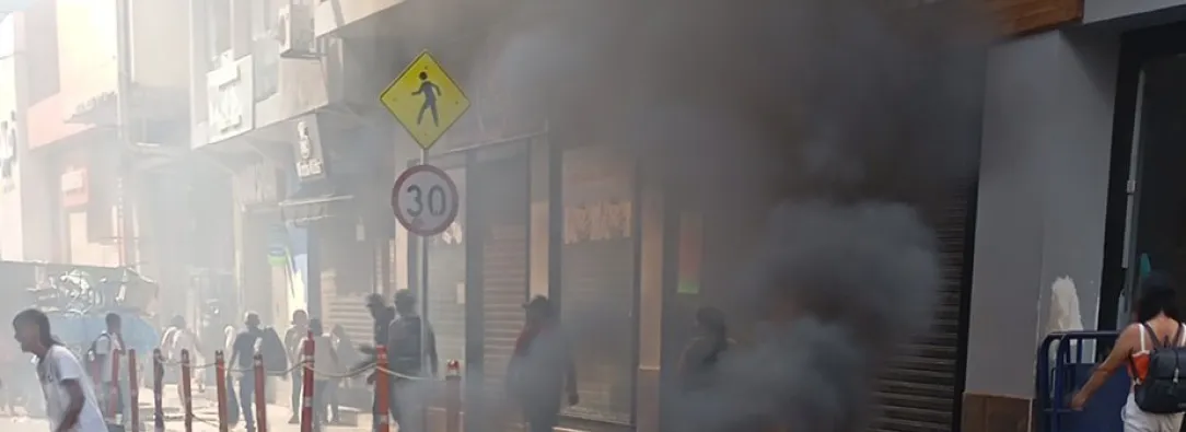 Gustavo Petro llama a organizar vendedores ambulantes tras disturbios en Cali