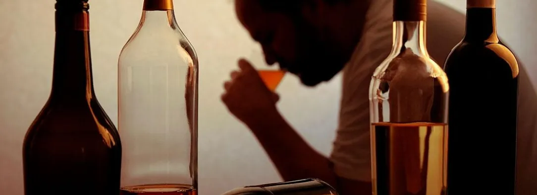 Cómo prevenir consumo de licor adulterado en navidad y Año Nuevo