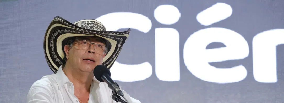 Presidente Petro denuncia cobro ilegal de tarifas de energía