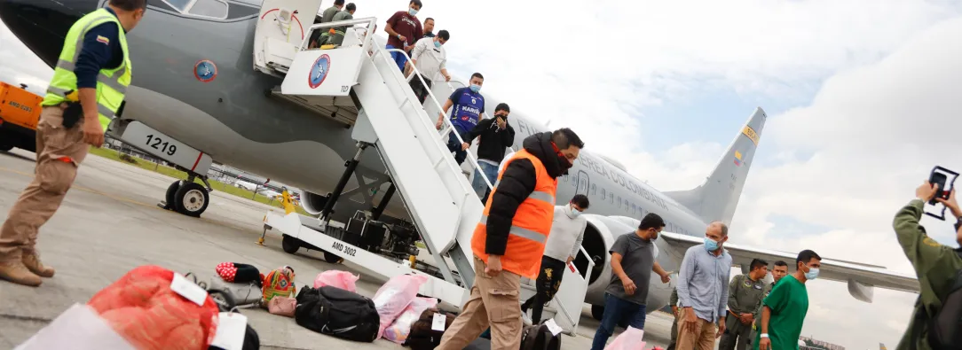 Violación de derechos humanos por parte del gobierno de EE.UU. a colombianos deportados no son casos aislados: piden ayuda al Gobierno nacional