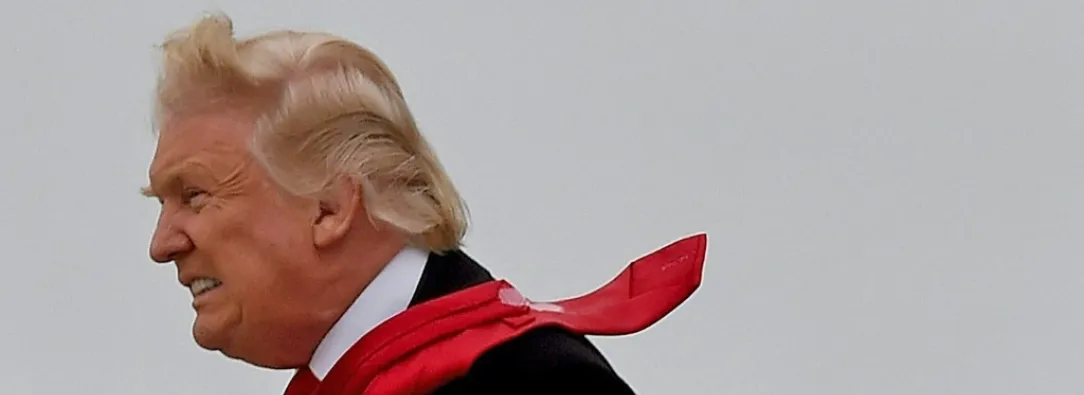 "Quiero cuidar mi precioso pelo": Trump firma orden para aumentar la presión de las duchas