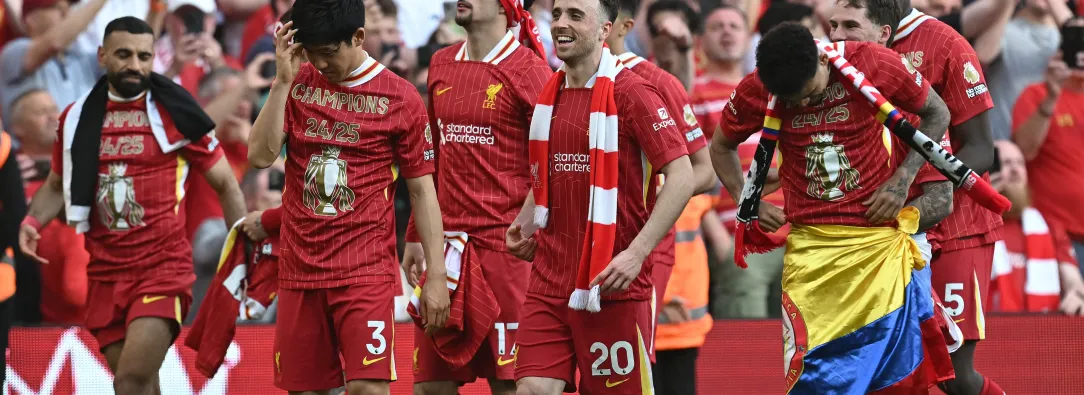 Con Luis Díaz como titular, el Liverpool vence al Tottenham y se consagra campeón de la Premier League